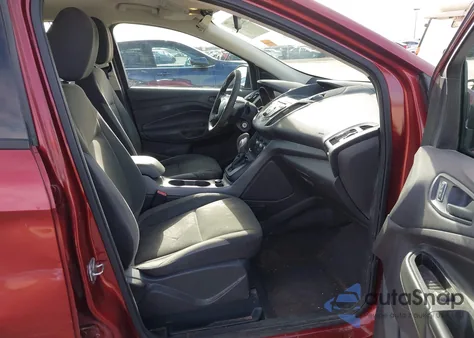 2015 Ford Escape S z USA, uszkodzony, nr VIN 1FMCU0F74FUA51701